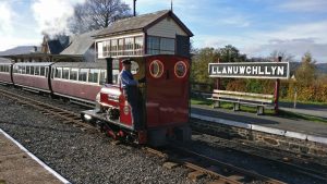 Maid Marian running round at Llanuwchllyn